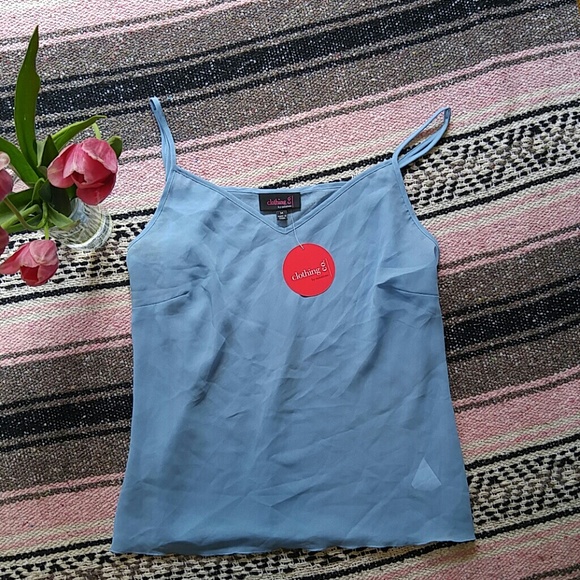 NWT! Spring Top - Picture 2 of 5